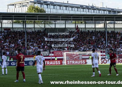 Spruchband in Wiesbaden von Wehen Wiesbaden Ultras